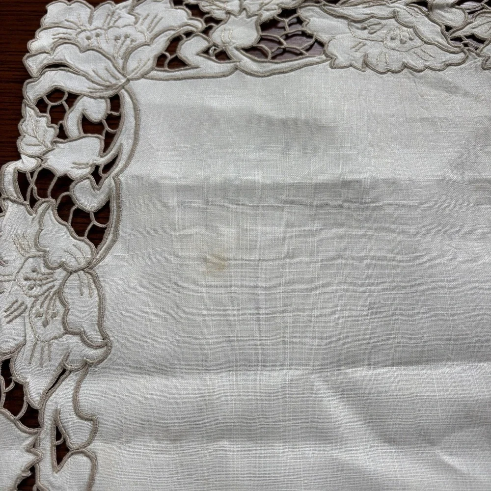 Vintage Cream Embroidered Linen Tablecloth + Table Runner Cutwork Lace  59x48